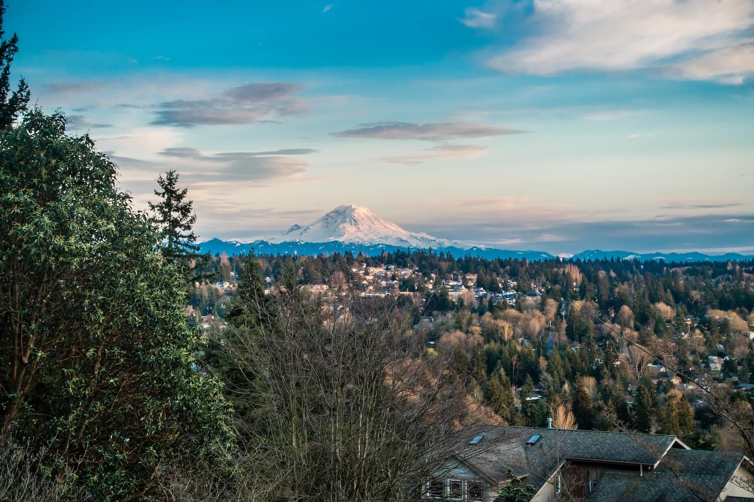 View of Mt Rainier from Burien, Washington View of Mt Rainier from Burien, Washington